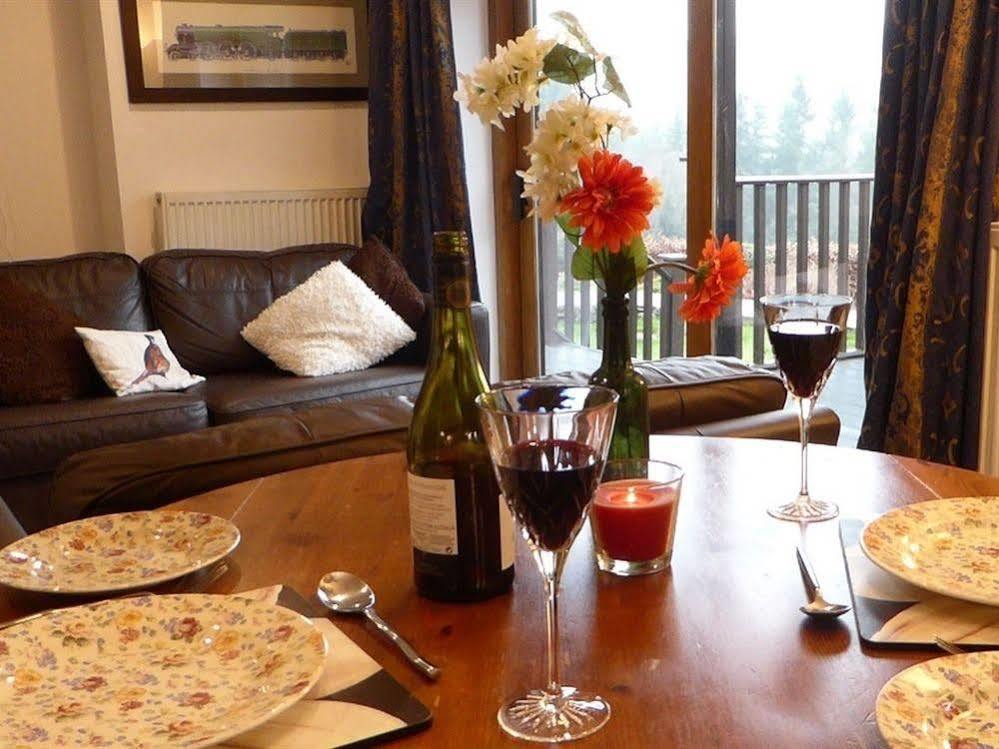 Dee Valley Cottages Llangollen Bagian luar foto
