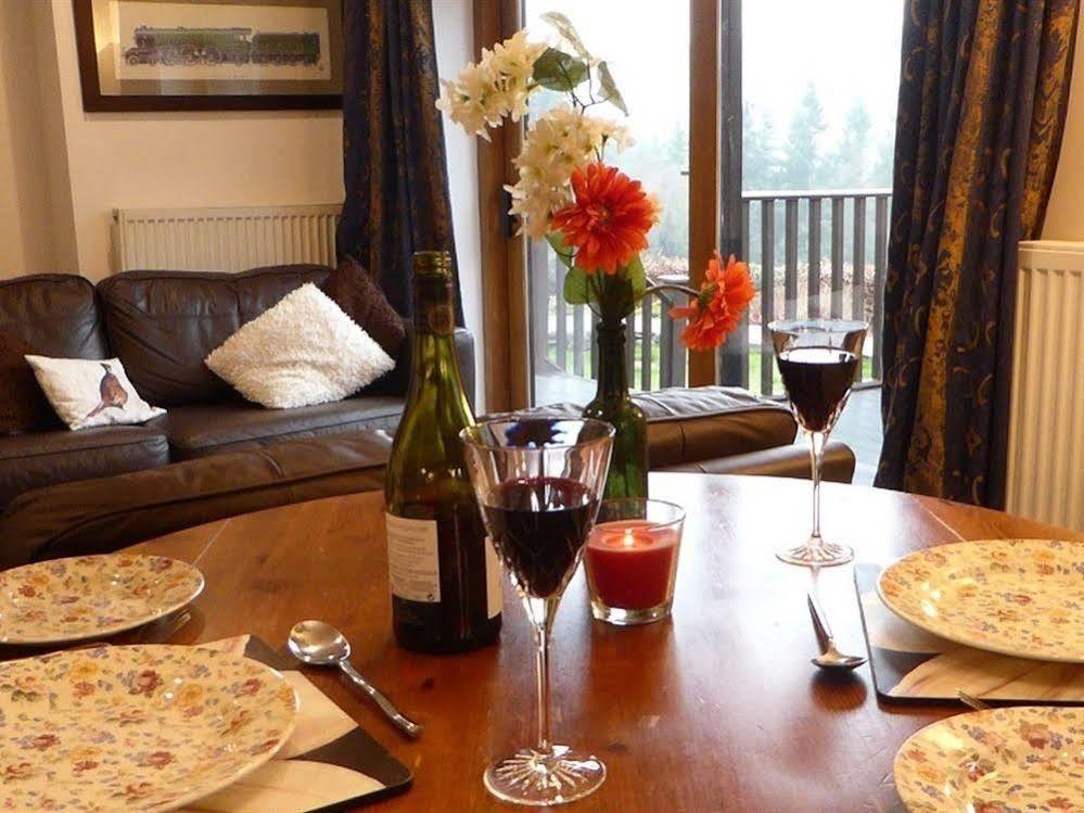 Dee Valley Cottages Llangollen Bagian luar foto
